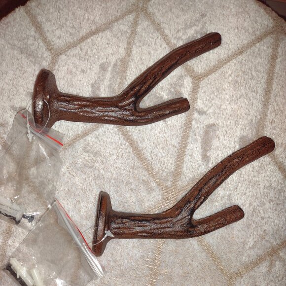 Pair of Cast Iron Twig Branch Wall Hooks Rustic Cabin Decor‎ - Picture 1 of 2